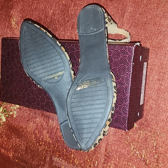 Shoe - Picture 4 of 4